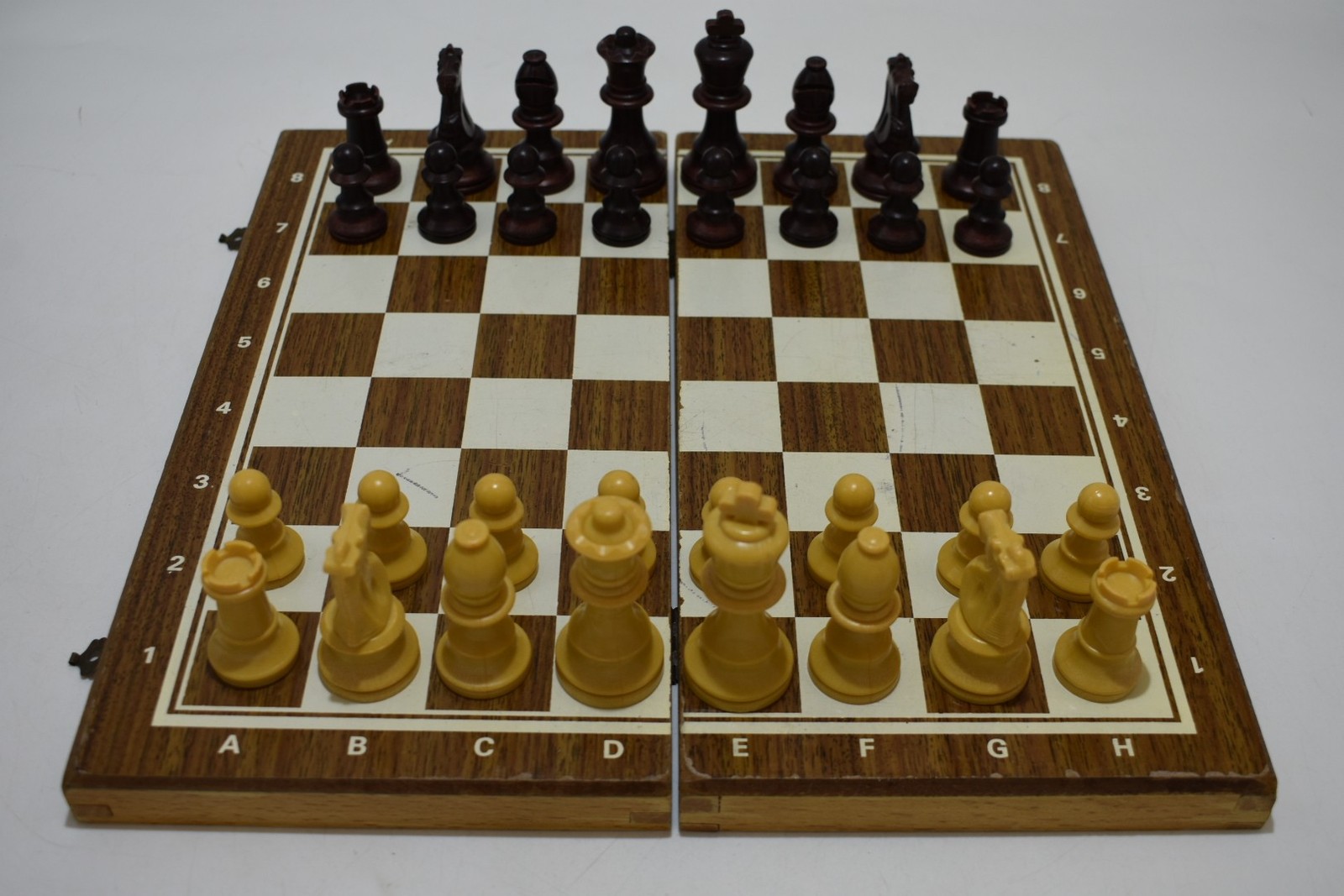 Jeu d'échecs coffret pliant Staunton, le cadeau idéal pour adultes et enfants