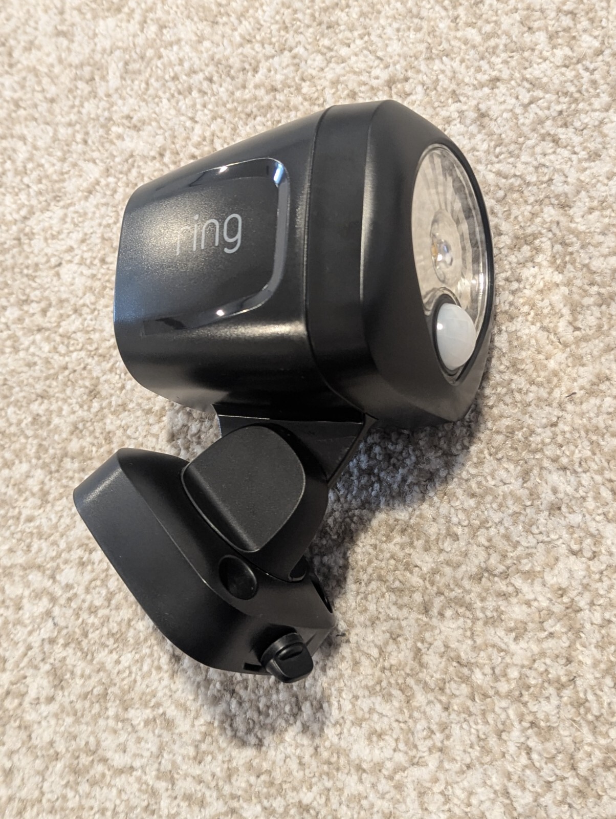 Ring Smart Lighting Spotlight Battery-Powered Model 5B11S8 Wireless Outdoor Security Light-image