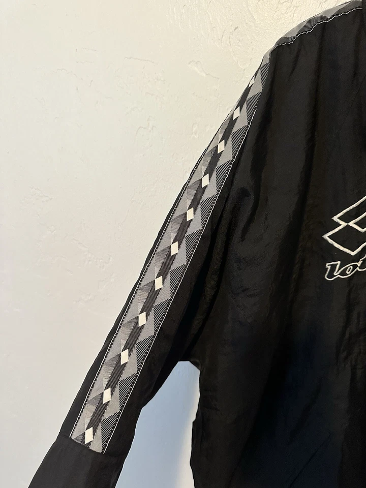 Chaqueta Deportiva Lotto Vintage Años 90 Calcio Italia Nylon Aislada L-XL Negra Fútbol Foto 4 de 4