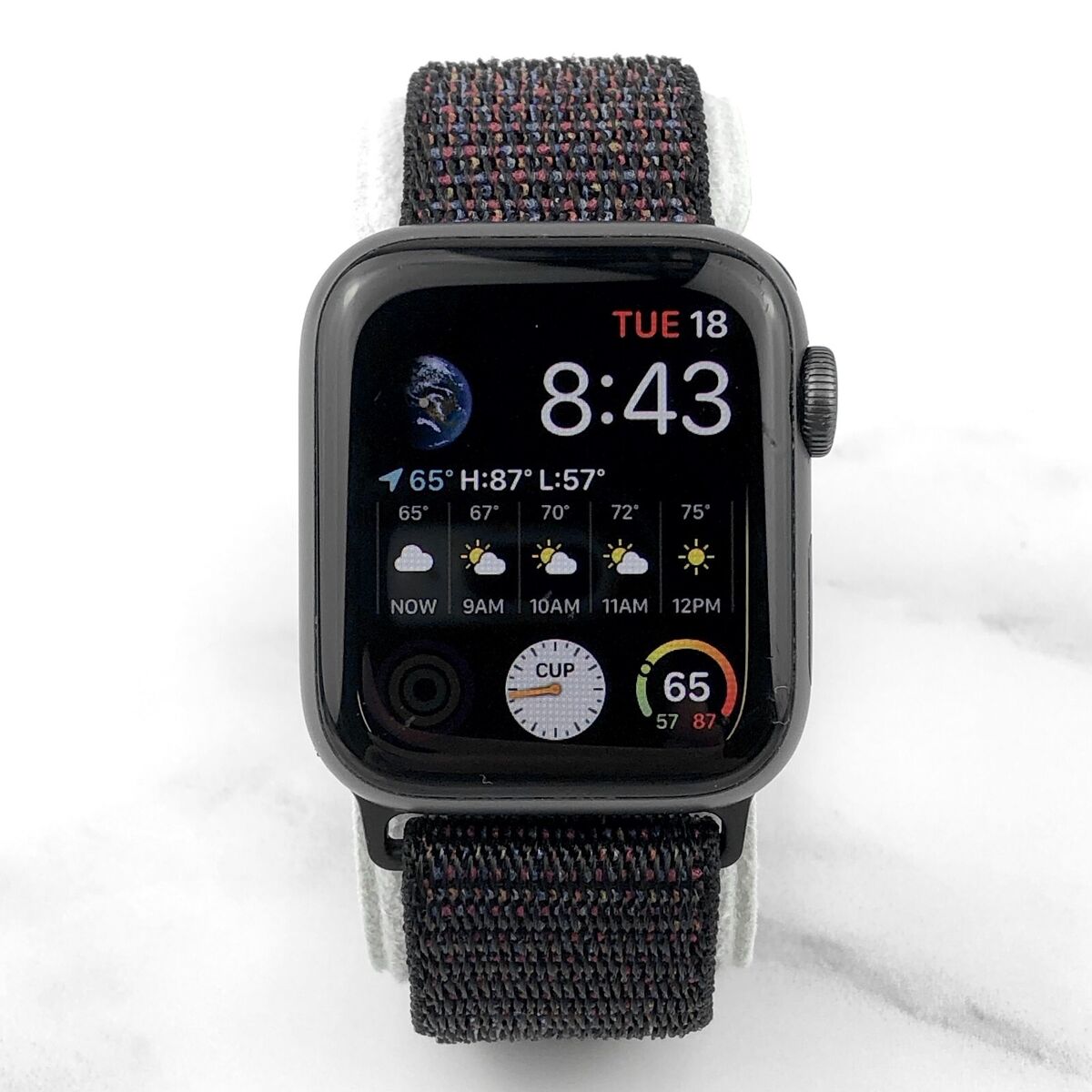 Apple Watch Series 5 44 mm Space Gray Aluminum Case with Apple Watch Series 5 44 mm Space Gray Aluminum Case with