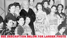 MARILYN MONROE POSING withJAPANESEfans 1xRARE5X7 PHOTO
