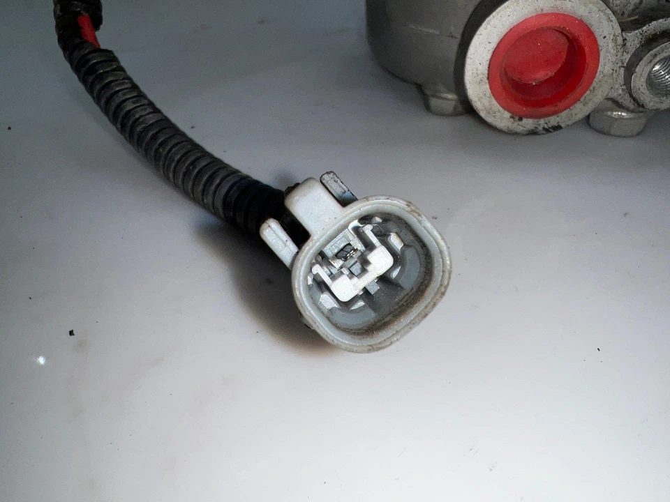 Conjunto de compresor de aire acondicionado Jeep Cherokee 97-01 reemplaza OEM 55037205AC Foto 3 de 4