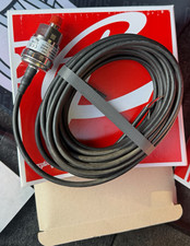 Danfoss AKS 32 Pressure Transmitter 060G3990 0-200 psi Analog DC Cable