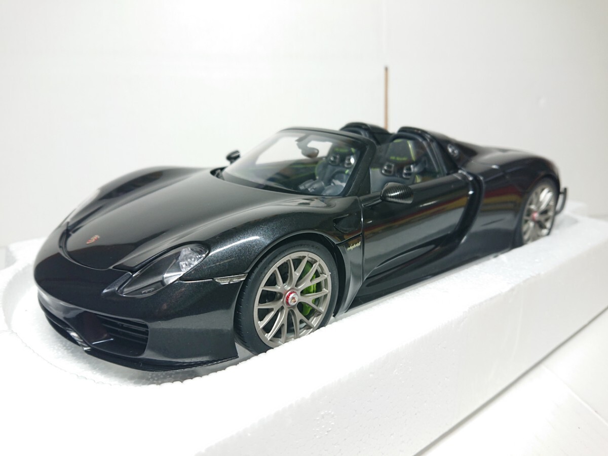 AUTOart Porsche 918 Spyder Weissach Package Basalt Black Metallic 77928