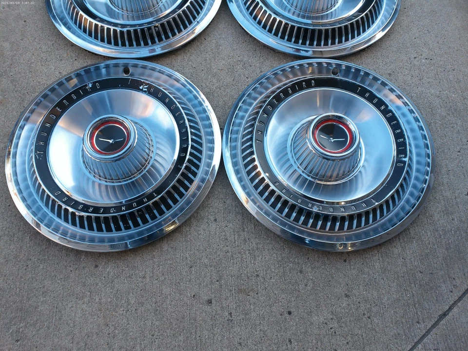 Комплект из 4 колпаков колес 1966 Ford Thunderbird 15 дюймов б/у - Изображение 2 из 4
