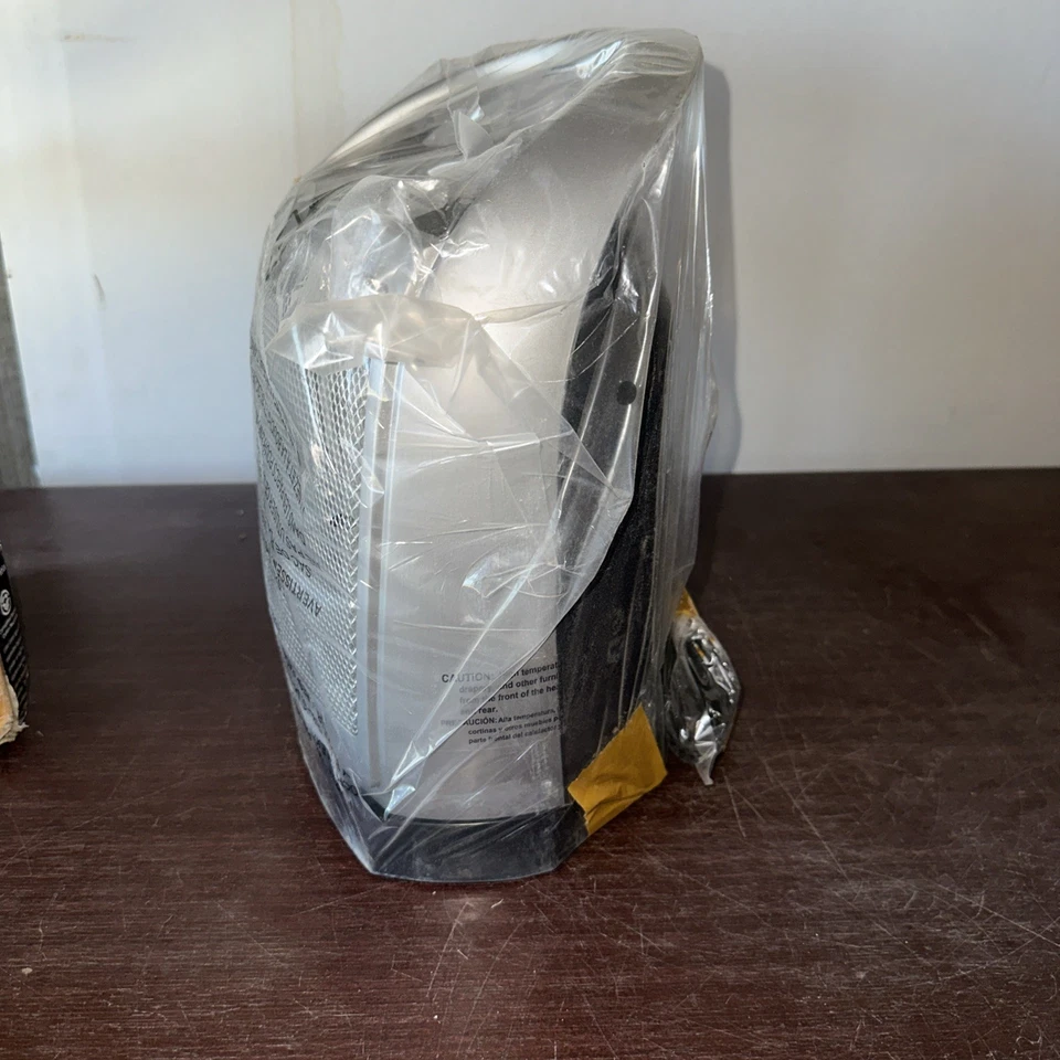 Lasko 5409 1500W Oscillating Ceramic Heater - Grey - Image 4 of 4