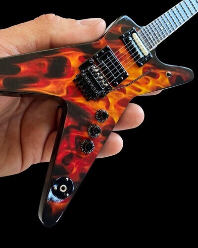 Dimebag Darrell - Dimebag Darrell Pantera Dean Dime O Flame