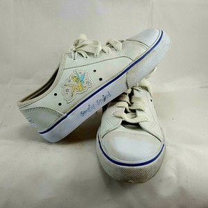 youth white tennis shoes