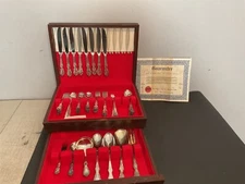 VTG 1950’s WM Rogers Co. Extra Plate Magnolia 49 Piece Silverware Set in Box EUC