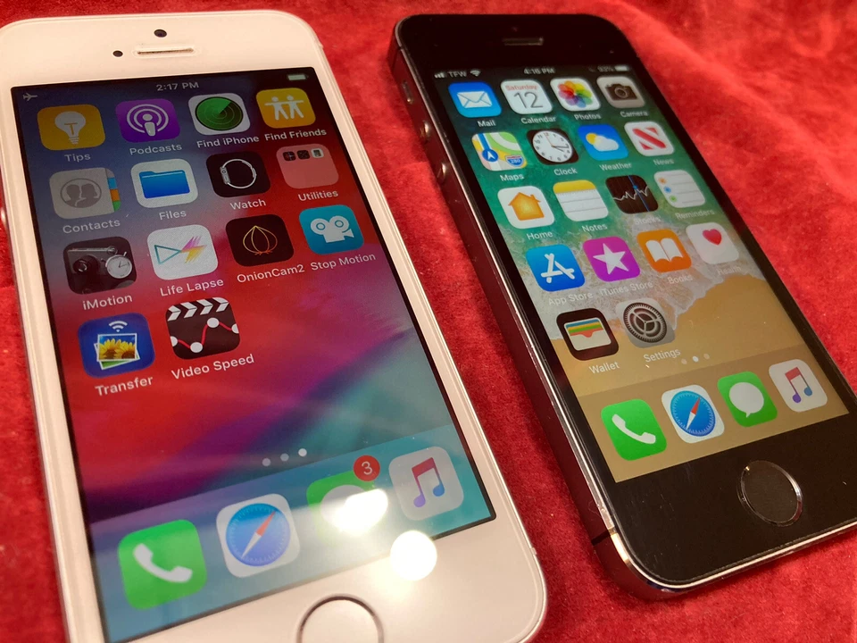 Family Plan Lot Of 3 Working Apple iPhone 5s 16gb For Tracfone Wireless A1453 - Image 3 of 4