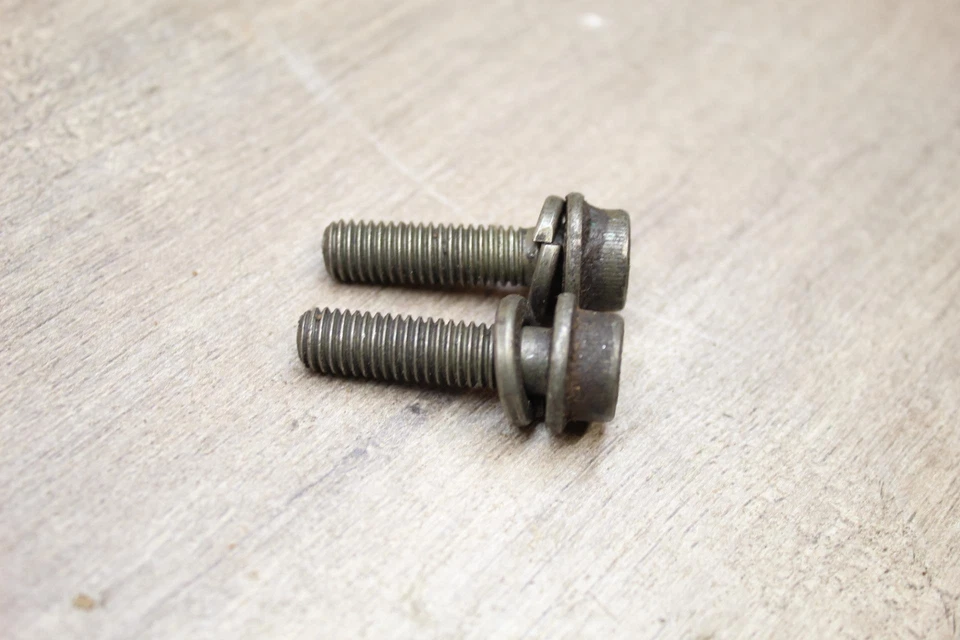 1998 Suzuki GSXR750 KICKSTAND SIDE KICK STAND BOLTS Foto 4 de 4