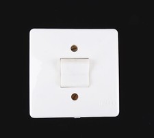 Alter Lichtschalter DDR Quadrat Weiss Kippschalter Unterputz An Aus Schalter