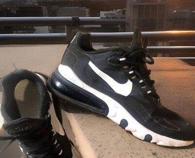 Nike Air Max 270 React               (Größe EU 40)