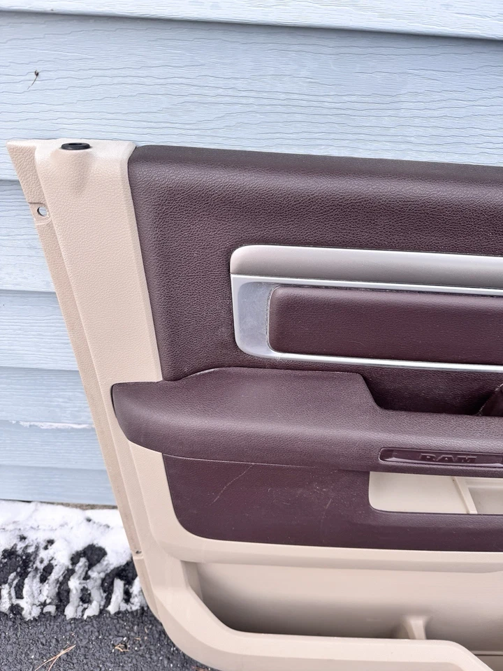 ✅ 2013-18 RAM 1500-3500 OEM PANEL PUERTA DELANTERA LADO CONDUCTOR IZQUIERDO MARRÓN/TOSTADO Foto 4 de 4