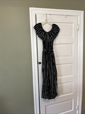 NWT Forever 21 Women S Black White stripe Maxi Dress Slits sleeveless Rayon (Ls)