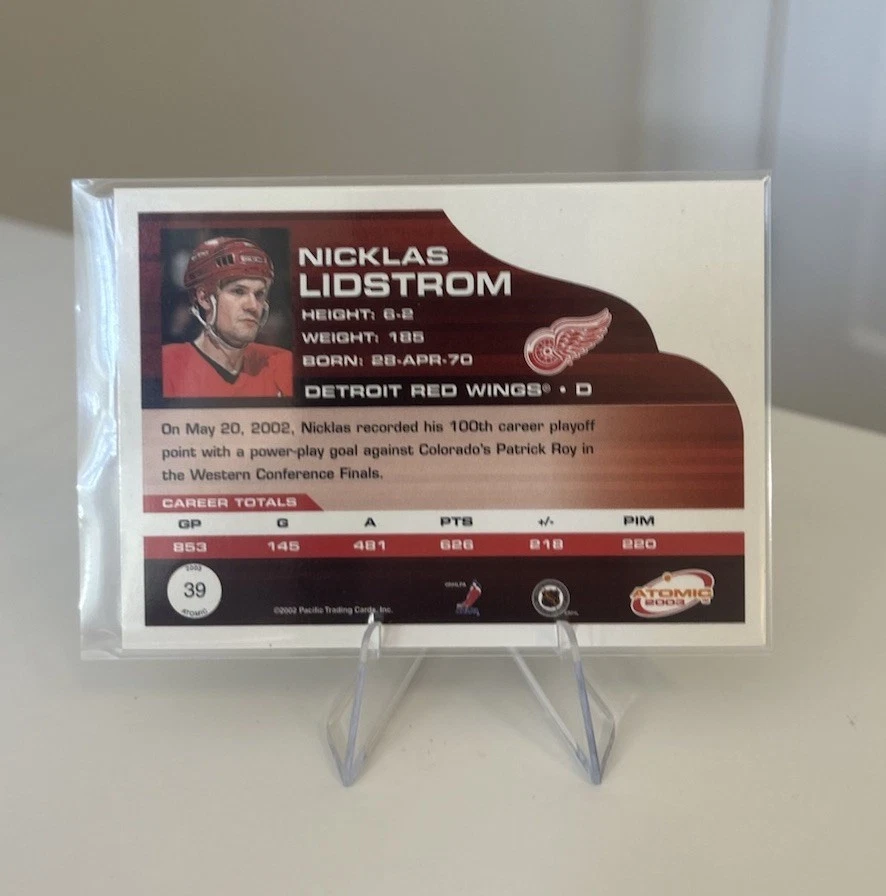 2002-03 Pacific Atomic #39 - Nicklas Lidstrom 43/775 Detroit Red Wings HOF Mint - Image 2 of 2