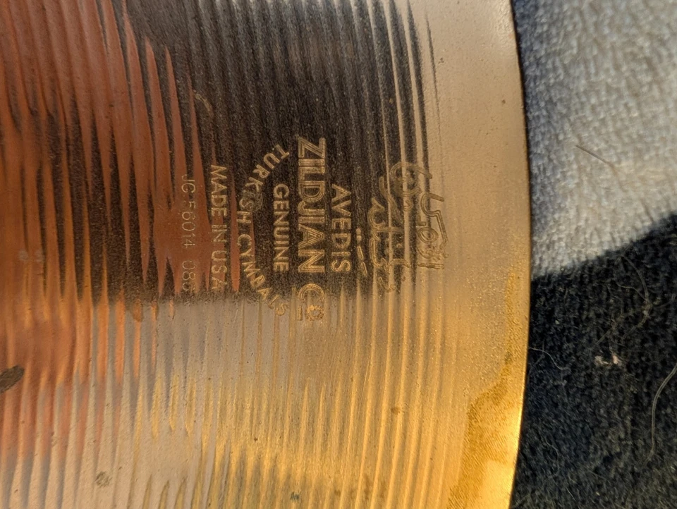 Platillo RideCymbal Zildjian ZBT 18"/45 cm excelente estado Foto 3 de 3