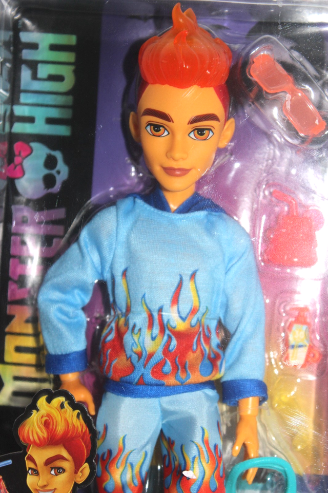 NEW Monster High Boy Doll Heath Burns Scare-Adise Island Flames Outfit ...