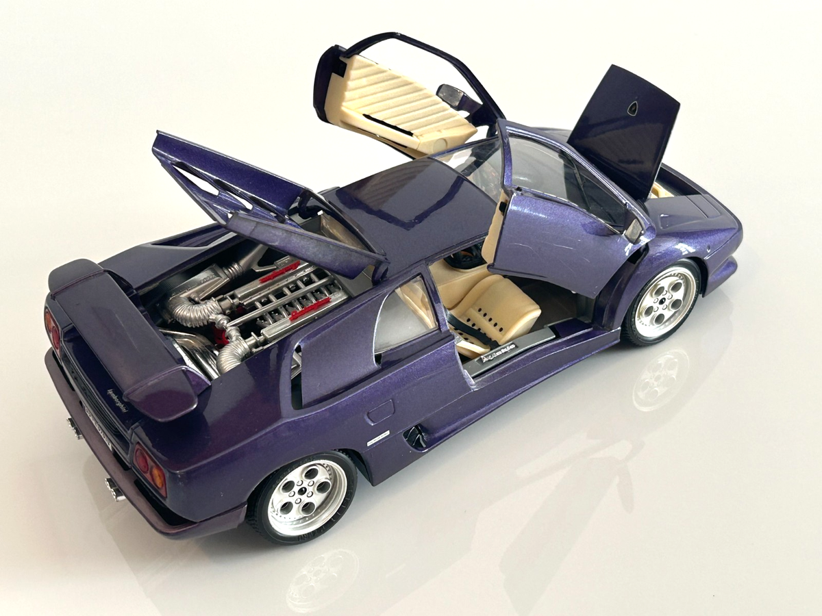 Burago 1990 Lamborghini Diablo Diecast Model Car Purple 1:18 Scale