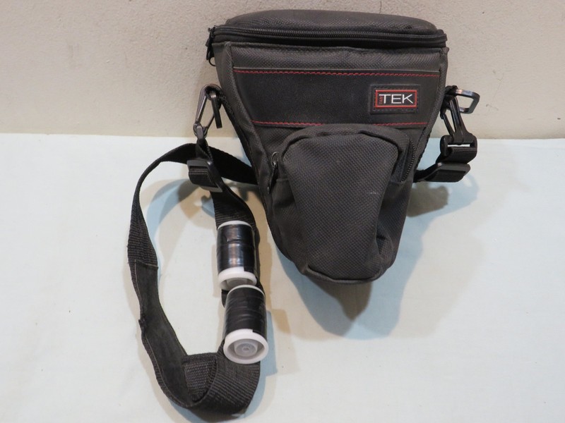 Minolta Maxxum 3xi SLR 35mm Camera w/Sigma 28-200mm Zoom Lens, Tam Tek Bag