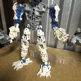 LEGO &bull; Bionicle &bull; Inika Toa Matoro &bull; 8732 &bull; Incomplete