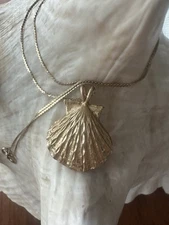Sea SHELL 14k Gold Necklace Pendant  West Palm Beach 1970s 5 Gram
