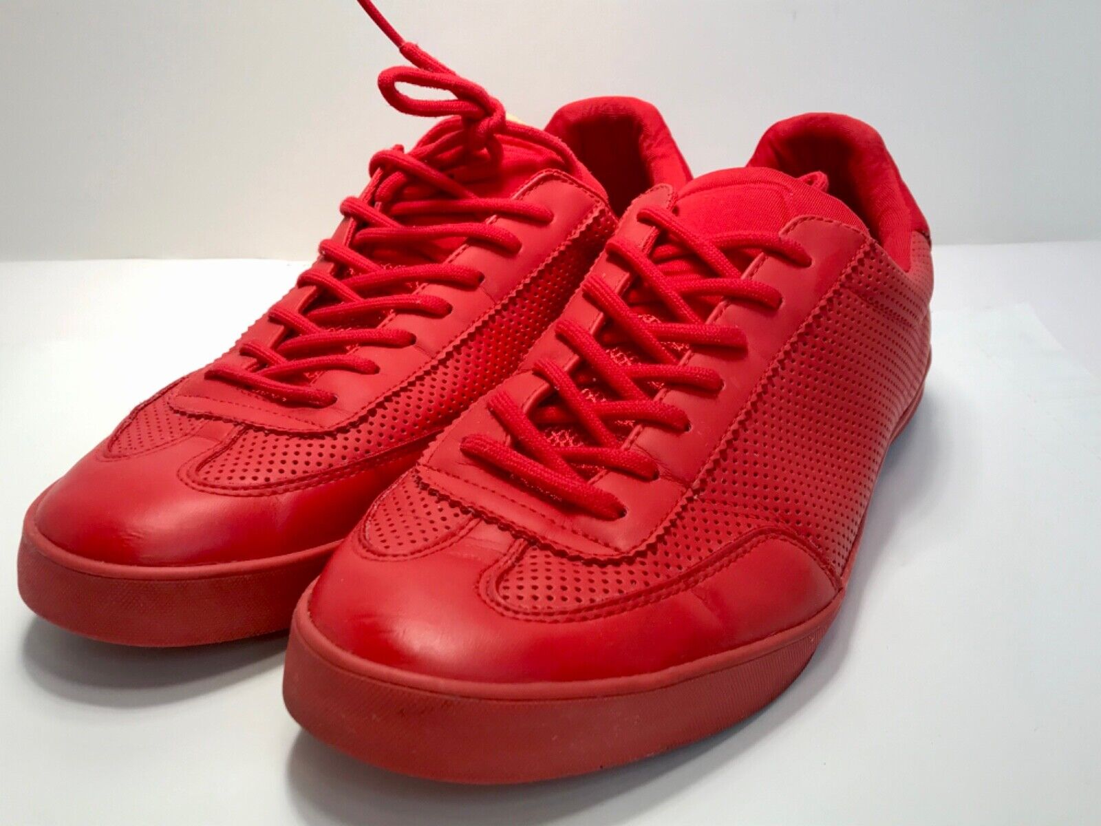 ZARA MEN'S RED HIGH TOP SNEAKERS | Zara hombre, Zapatillas rojas, Zara