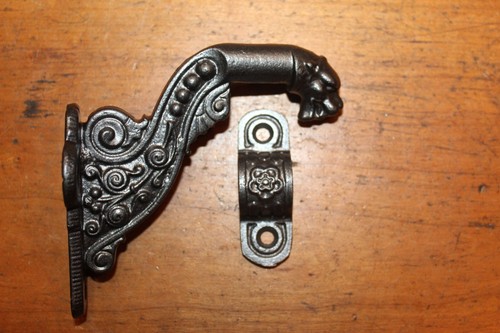 Vintage Ornate Cast Iron Lion Head Stair Rail Bracket Hardware A-41