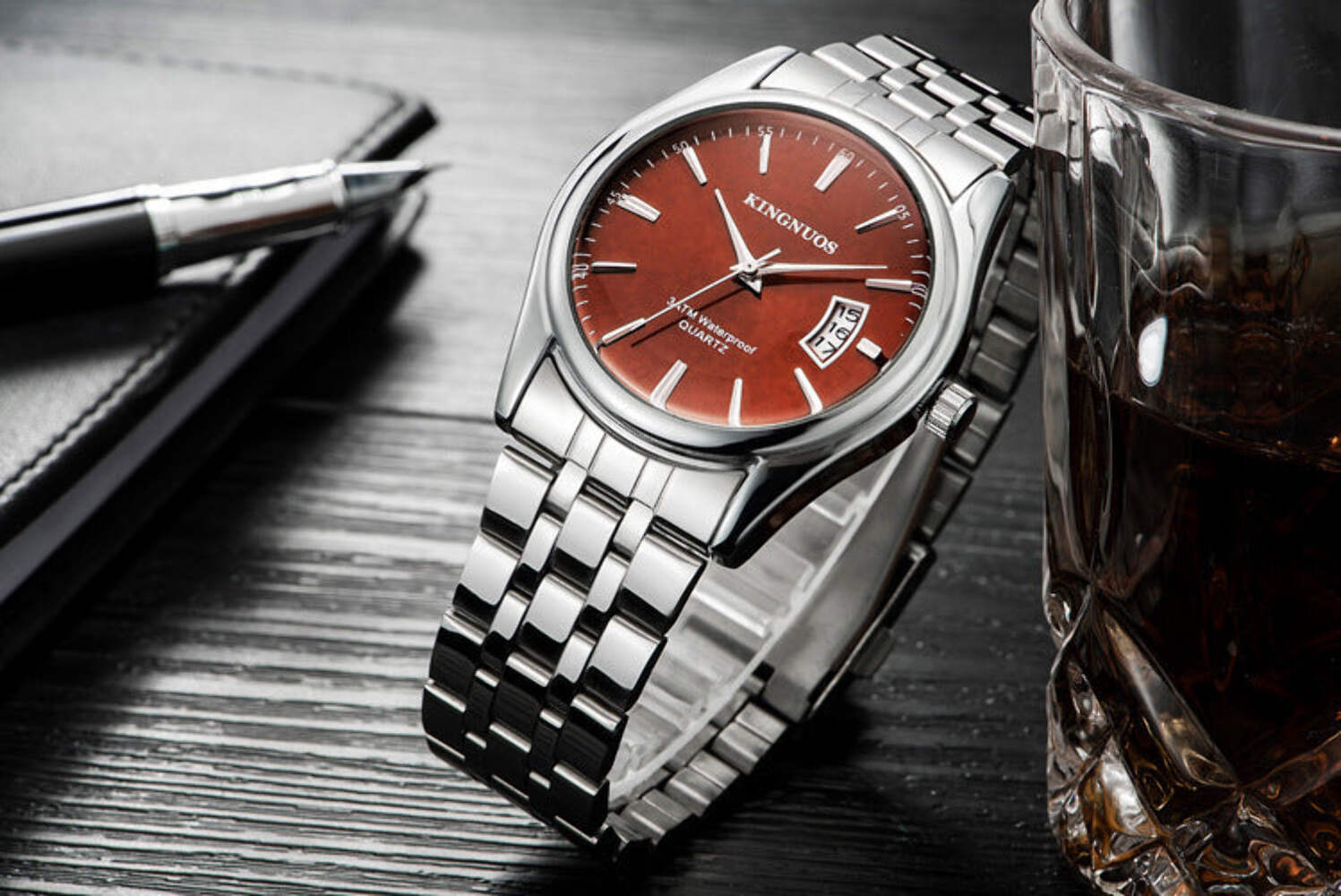 Men's Waterproof Quartz Watch with Fashionable Steel Band and Alloy Strap