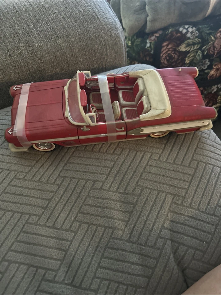 1958 PONTIAC BONNEVILLE CONVERTIBLE - 1/18 DIECAST - Image 2 of 4