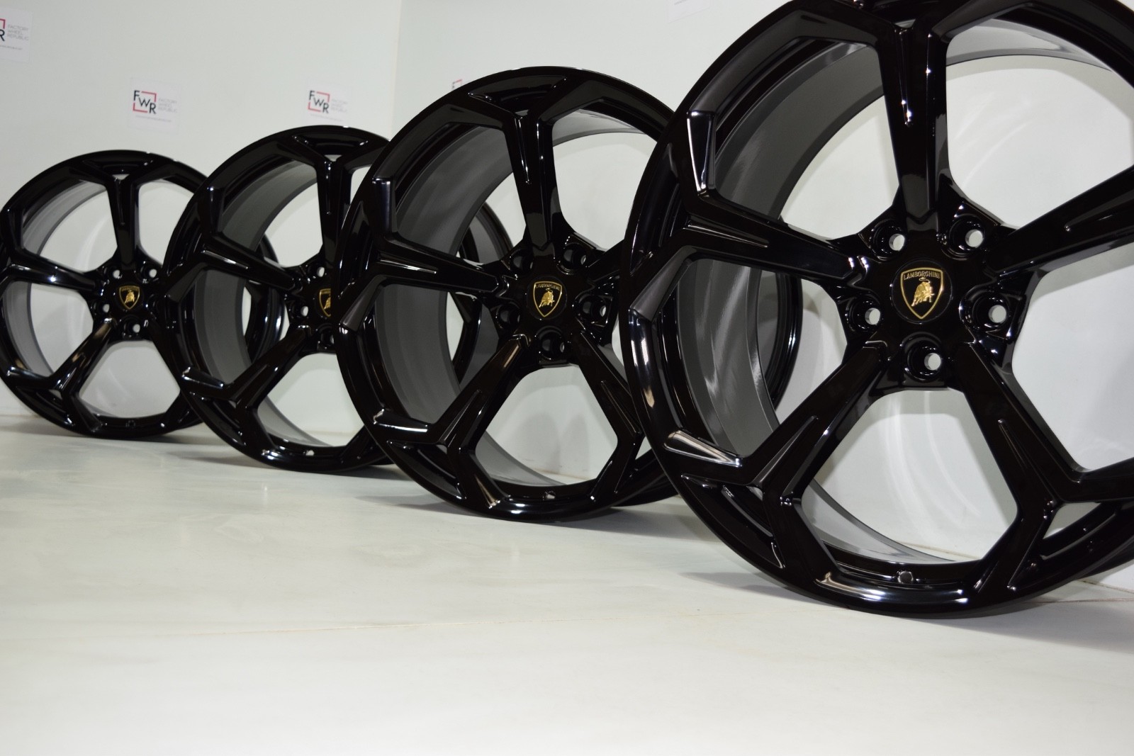 22" Lamborghini Urus Black Factory OEM Forged Wheels rims