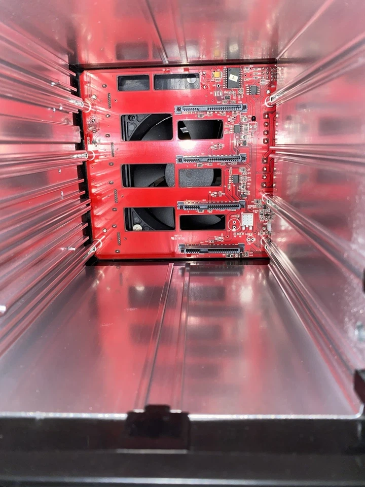 Unidades de disco duro SAS/SATA 4 x 3,5"/2,5" extraíble gabinete de plano posterior intercambiable en caliente Foto 4 de 4