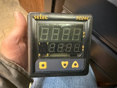 selec tc244ax temperature controller New In Box
