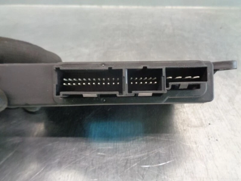 15251257 centralina chiusura per CADILLAC SRX V6 ELEGANCE 2004 4078309 - Immagine 3 di 3