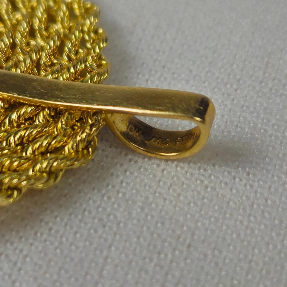 Colgante circular redondo de oro amarillo macizo de 10k ~ Firmado: Michael Anthony  Foto 2 de 4