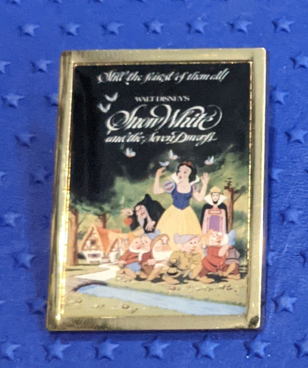 Loungefly pink a la mode palm exclusive- Snow White 7 dwarfs  display picture 1