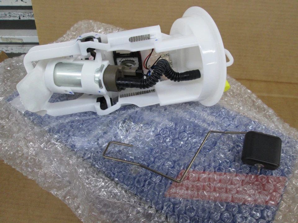 Novo! Conjunto de módulo de bomba de combustível BMW 67896 16146766942 - Imagem 2 de 4