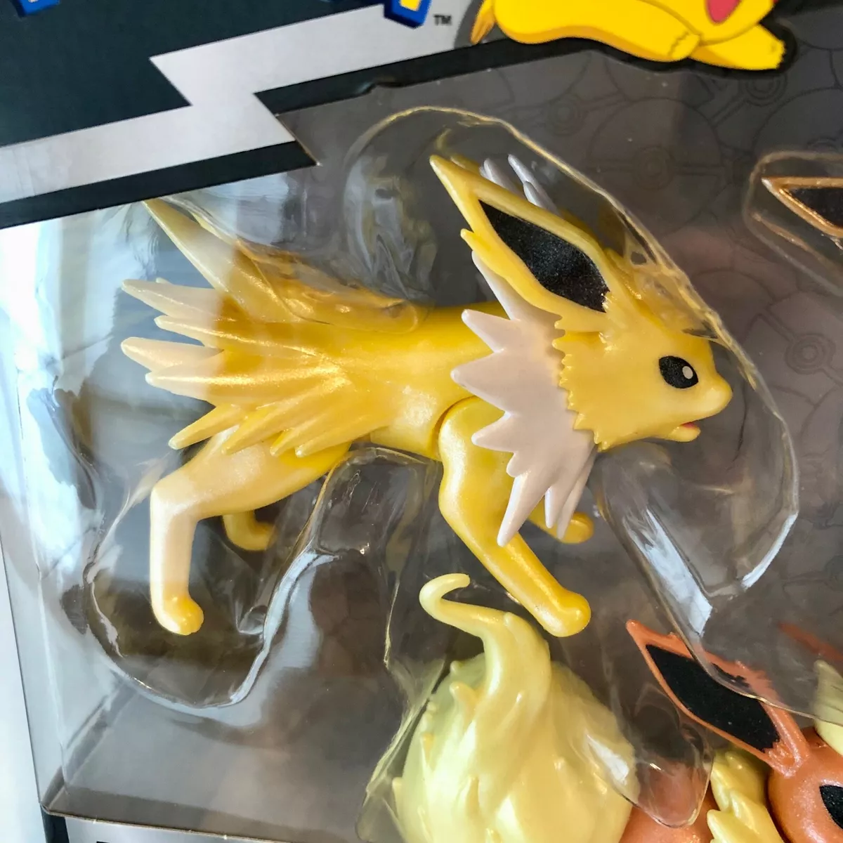 Pokemon Select Eevee, Flareon, Jolteon & Vaporeon Evolution Figure