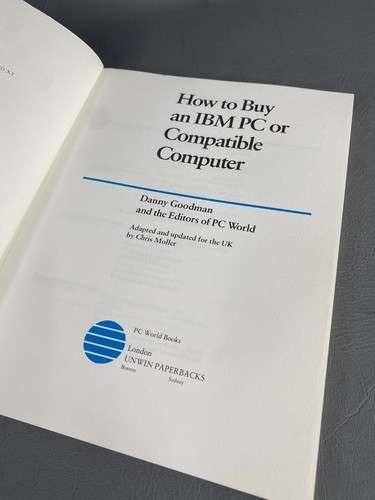 Vintage 1980s Computer Guide Book || Hot To Buy an IBM PC or Compatible Ms-DOS - Picture 4 of 5