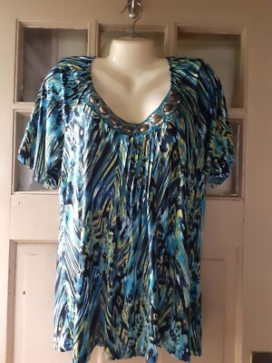 Essentials Woman's Short Sleeve Embellished Top Size 1X