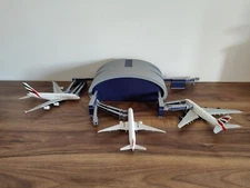 DUBAI DXB AIRPORT TERMINAL BUILDING + EXTENDING BRIDGES Model 1:400 Scale Custom