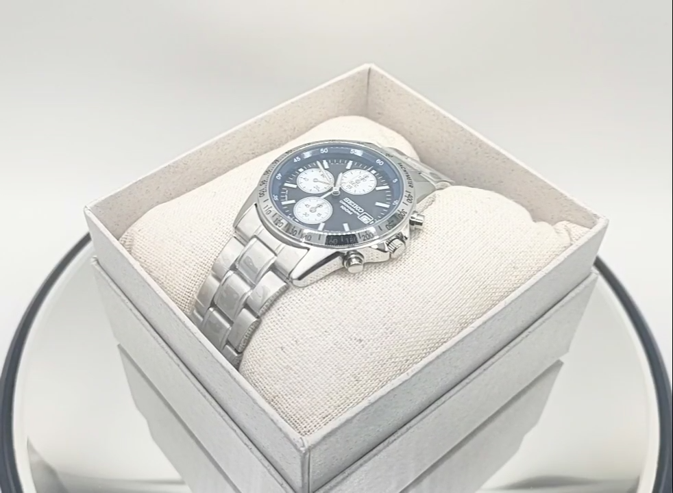 SEIKO SND365PC Chronograph Quartz Watch Men Silver Dial Stainless