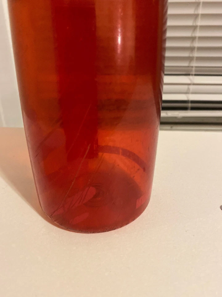 USED Red 28 ounce Blender Bottle - Image 3 of 4