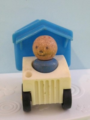 60s VINTAGE Fisher Price Little People 979 DUMP TRUCKERS WOOD BLUe BOY TRUCK LOT