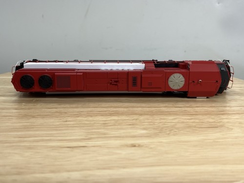 Athearn Genesis HO Soo Line SD60M Triclops #6058 Powered DC - Picture 11 of 13