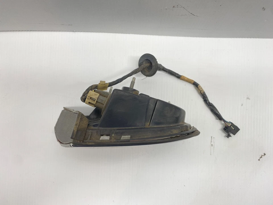 98-04 BUICK PARK AVENUE MENSAJERO CUARTO LATERAL PANEL LUZ TRASERA FABRICANTE DE EQUIPOS ORIGINALES, 166-02554R Foto 3 de 4