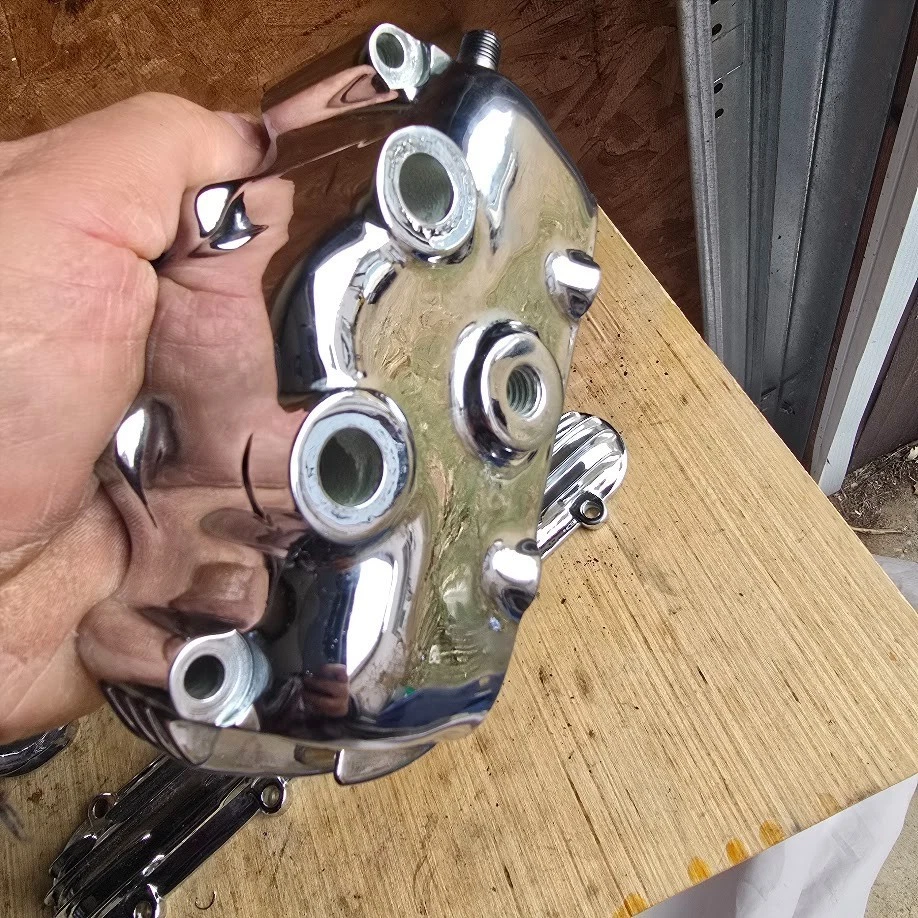 НОВЫЙ ИЗ СТАРЫХ ЗАПАСОВ? КРАСИВЫЙ ХРОМИРОВАННЫЙ TRIUMPH T140 T140V 750 ROCKERBOX КОМПЛЕКТ С ОБОРУДОВАНИЕМ - Изображение 3 из 4