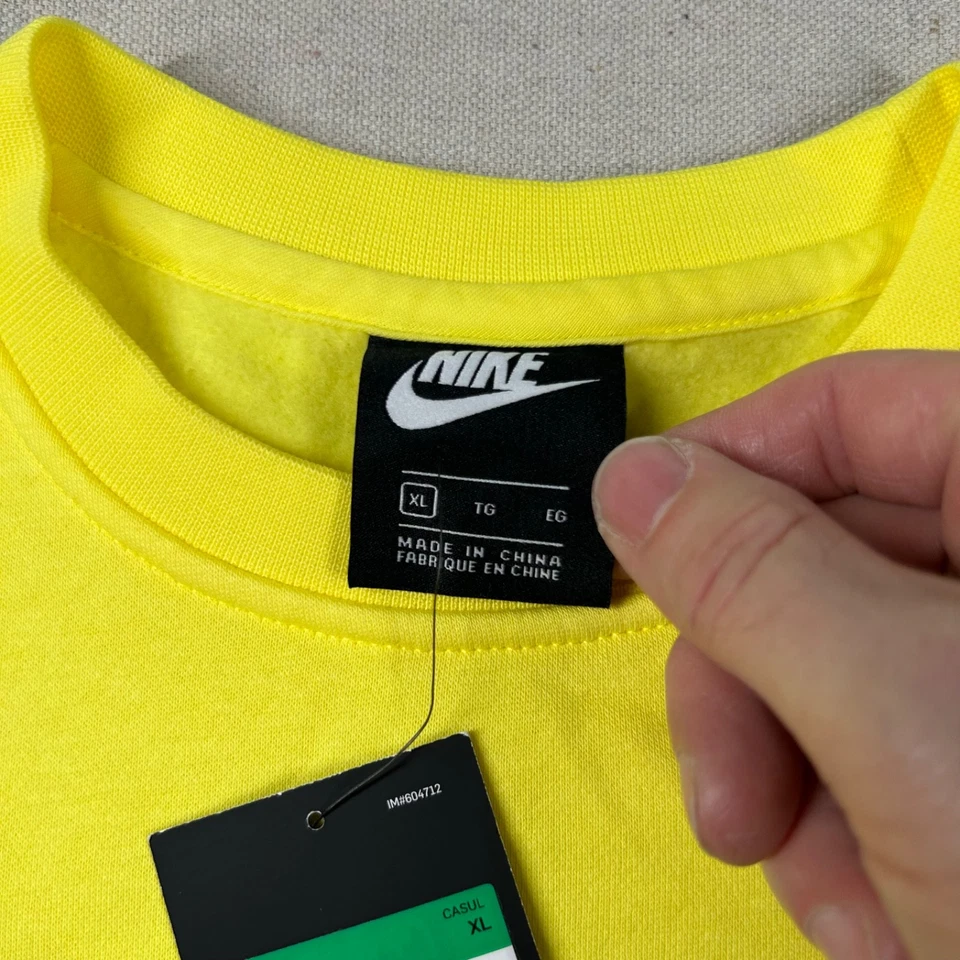Nike Sweatshirt Girls XL Volt Yellow Pockets Crew Neck Pullover CZ4628-740 - Image 3 of 4