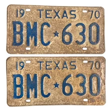 TEXAS PAIR 1970 BMC 630 LICENSE PLATES RUSTIC SHABBY CHIC ~ McLENNAN COUNTY