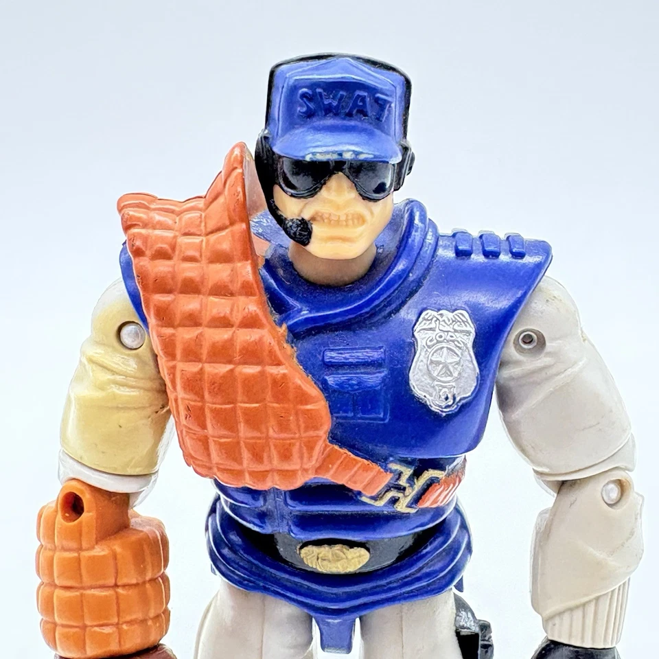 COPS n' Crooks Sgt. Figura de acción Mace 6" 100% completa vintage 1988 policías Foto 3 de 4